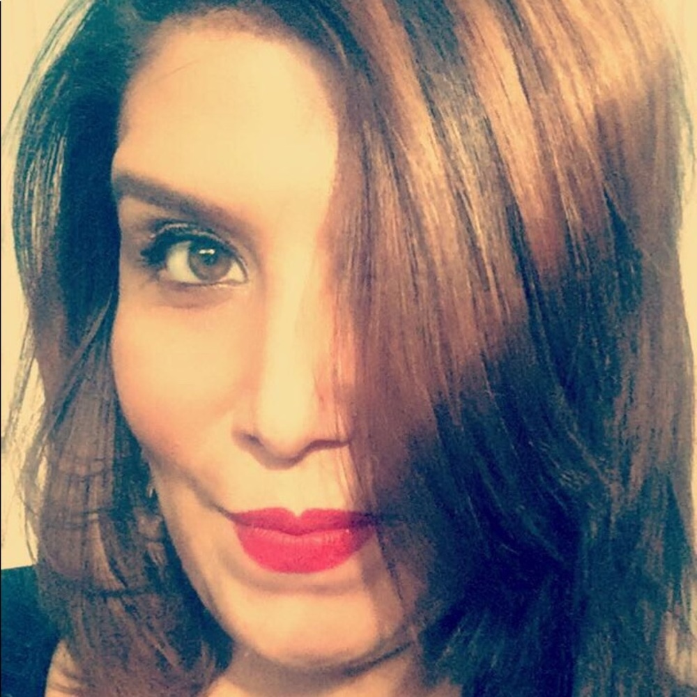 Meet your Posher, Raquel